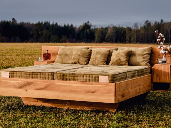 České Matrace - postel z masivu - Dubová plovoucí postel VI