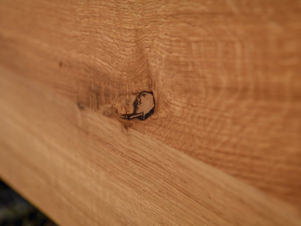 České Matrace - postele z masivu - dubová plovoucí postel VII