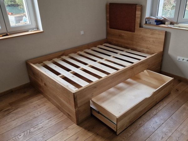České Matrace - masivní postel - Dubová postel s čalouněním a úložným prostorem VII