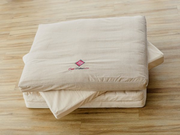 <span>ručně vyráběné přírodní podložky</span> MEDITAČNÍ <span>pro vaše chvíle meditace</span>