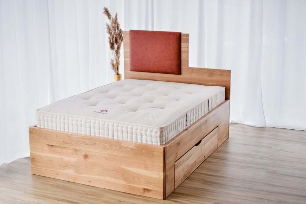 Luxusní přírodní matrace včetně postele